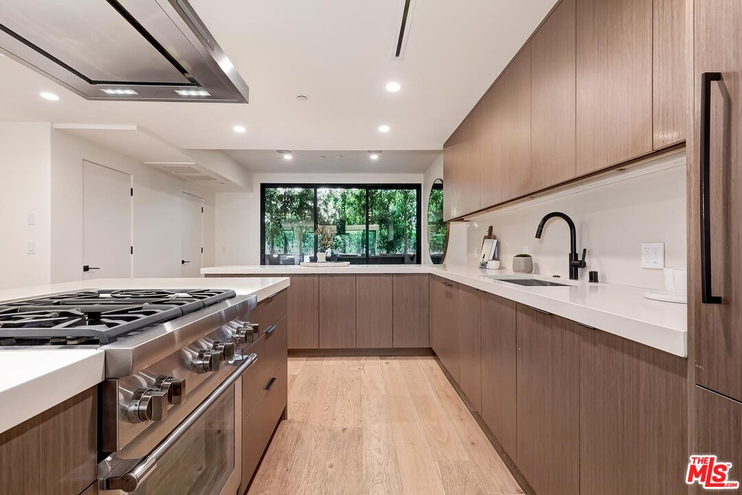 330 Rennie Ave Unit: 4, Venice