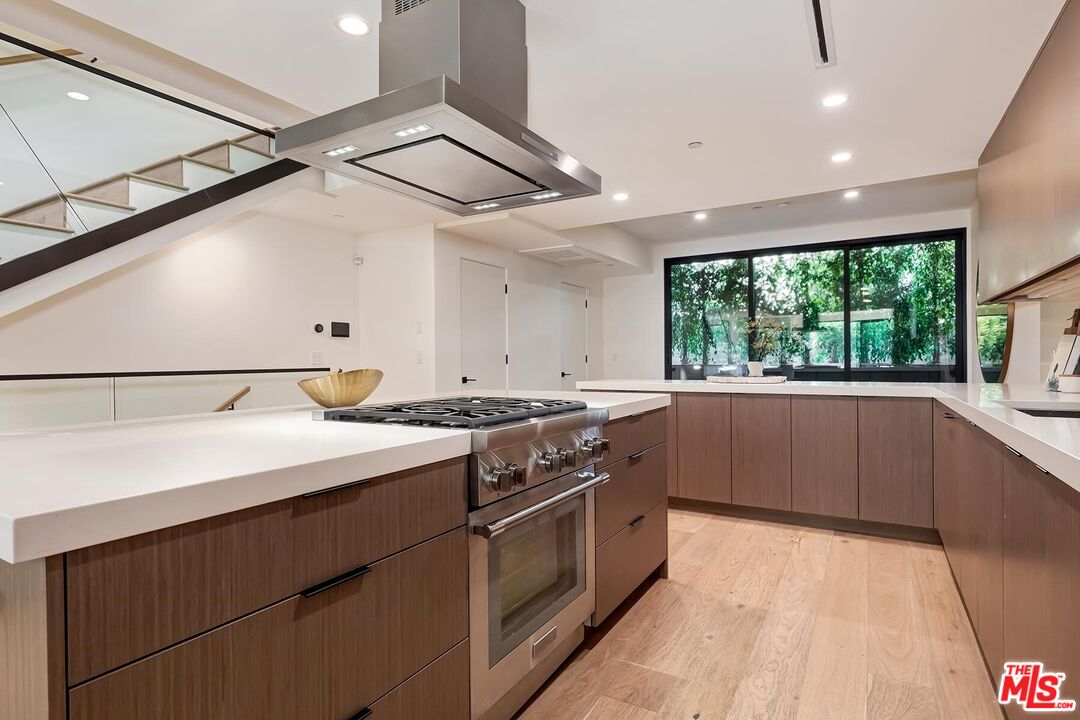 330 Rennie Ave Unit: 4, Venice