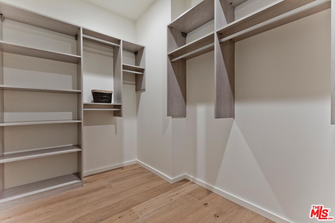 330 Rennie Ave Unit: 4, Venice