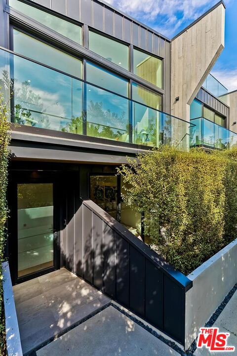 330 Rennie Ave Unit: 4, Venice
