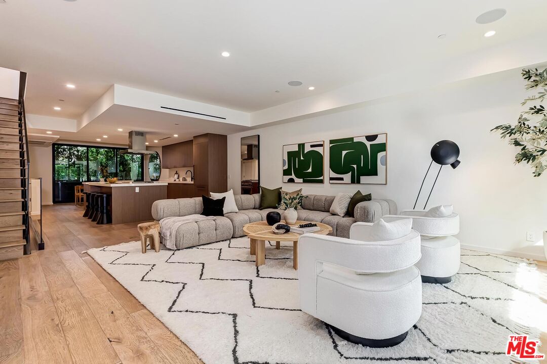 330 Rennie Ave Unit: 4, Venice