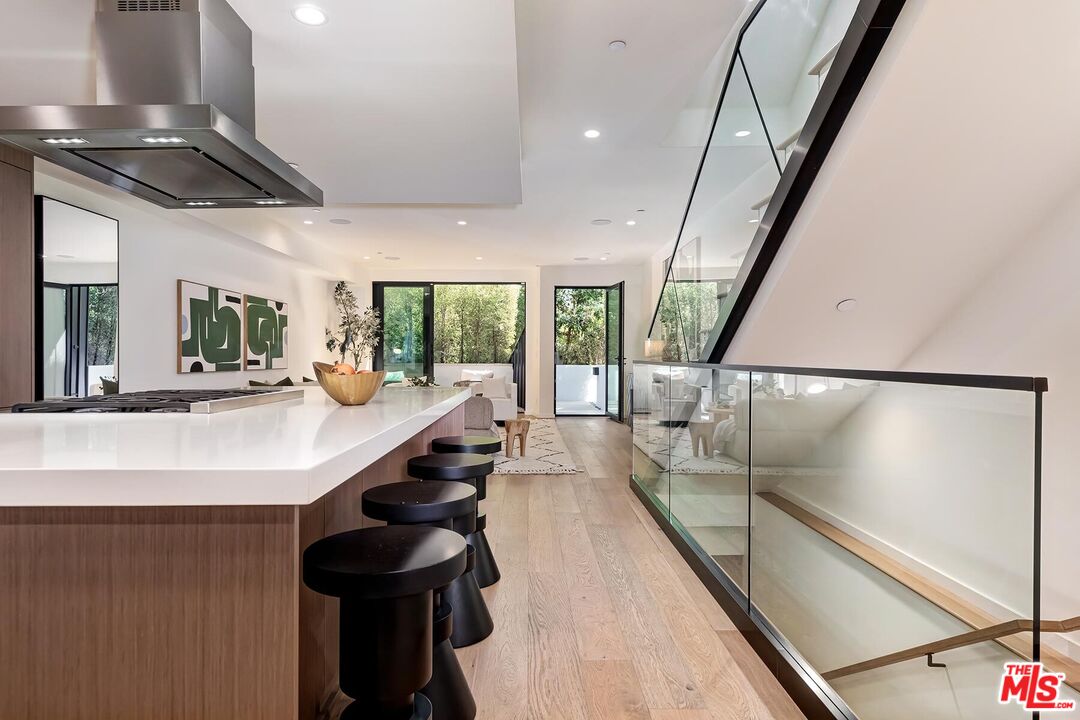 330 Rennie Ave Unit: 4, Venice