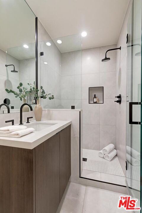 330 Rennie Ave Unit: 4, Venice