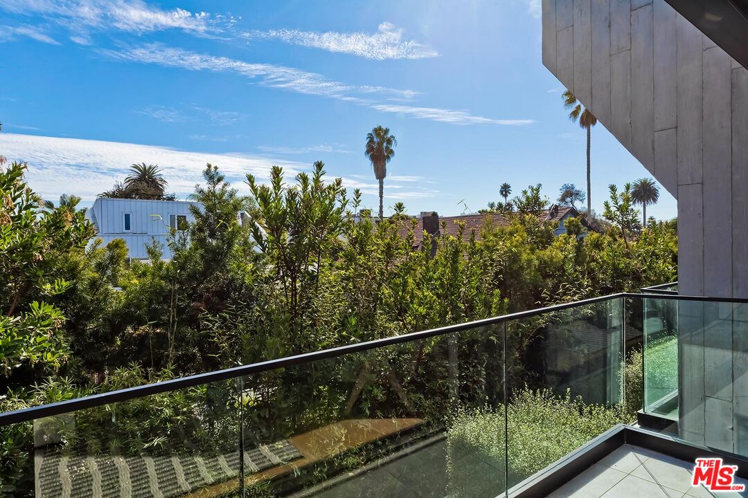 330 Rennie Ave Unit: 4, Venice