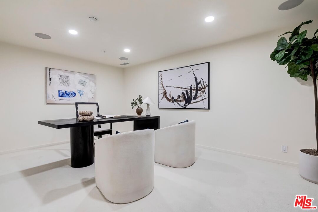 330 Rennie Ave Unit: 4, Venice