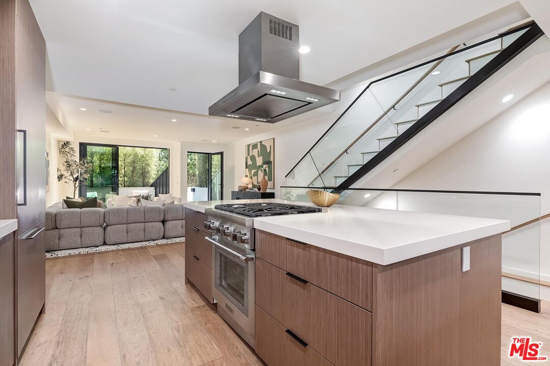 330 Rennie Ave Unit: 4, Venice