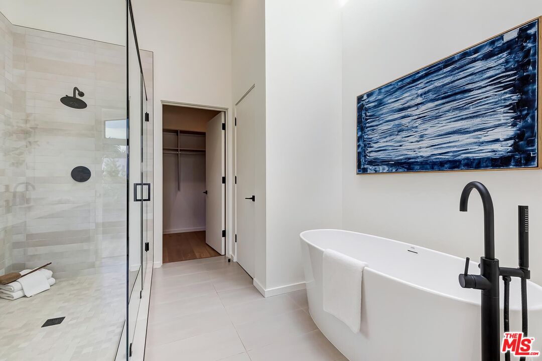 330 Rennie Ave Unit: 4, Venice