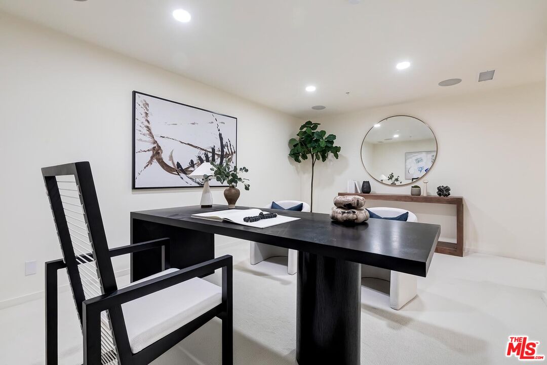 330 Rennie Ave Unit: 4, Venice