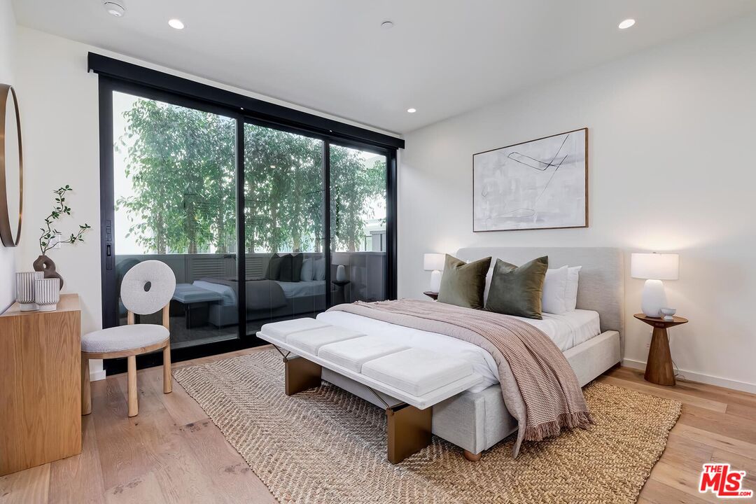 330 Rennie Ave Unit: 4, Venice