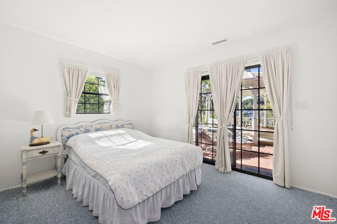 817 Radcliffe Ave, Pacific Palisades