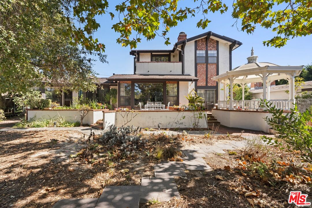 817 Radcliffe Ave, Pacific Palisades