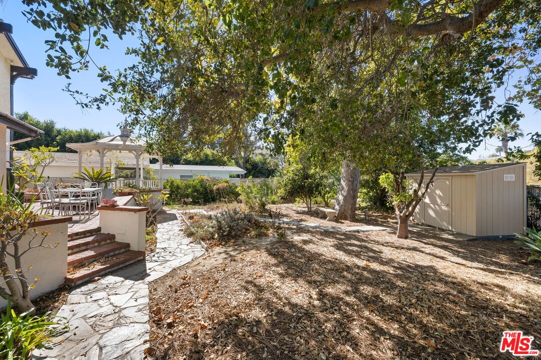 817 Radcliffe Ave, Pacific Palisades