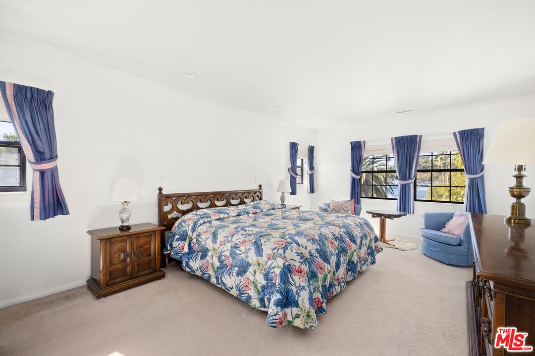 817 Radcliffe Ave, Pacific Palisades