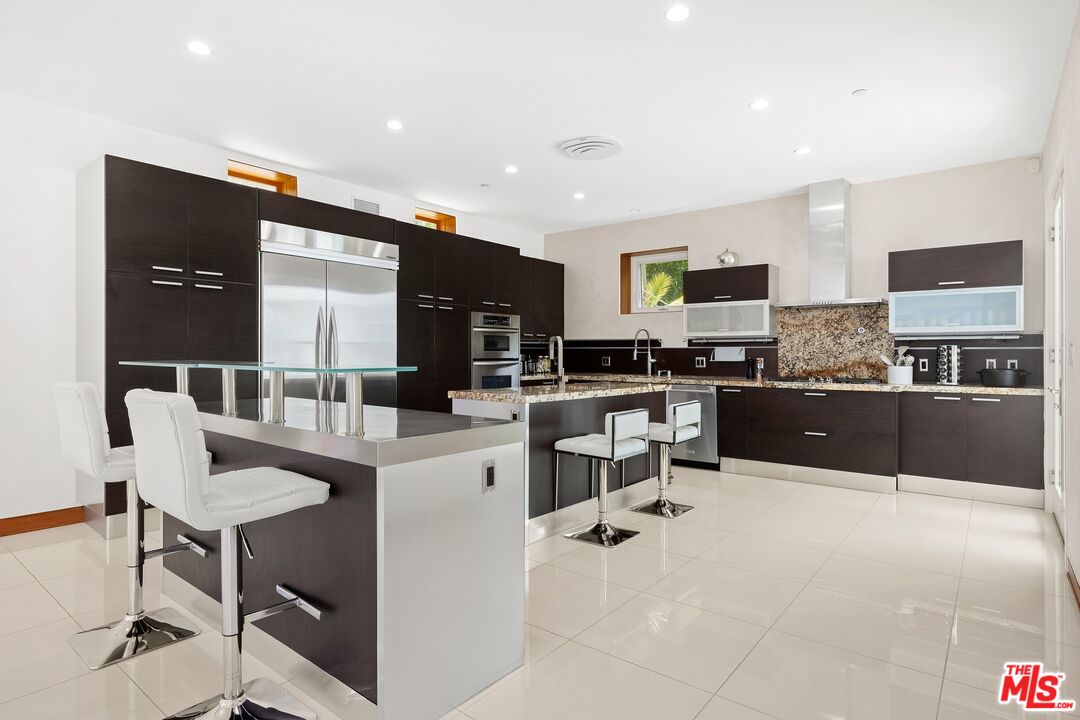 2437 Apollo Dr, Sunset Strip