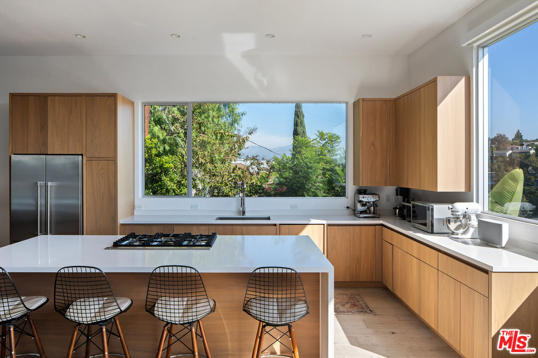 1346 Westerly Ter, Silver Lake