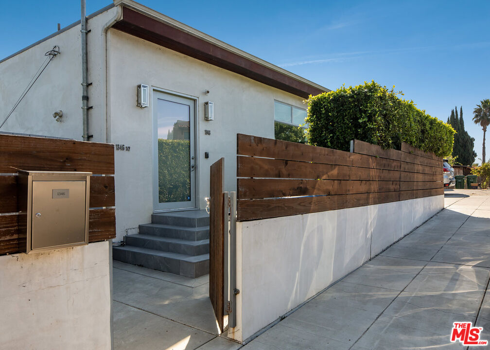 1346 Westerly Ter, Silver Lake