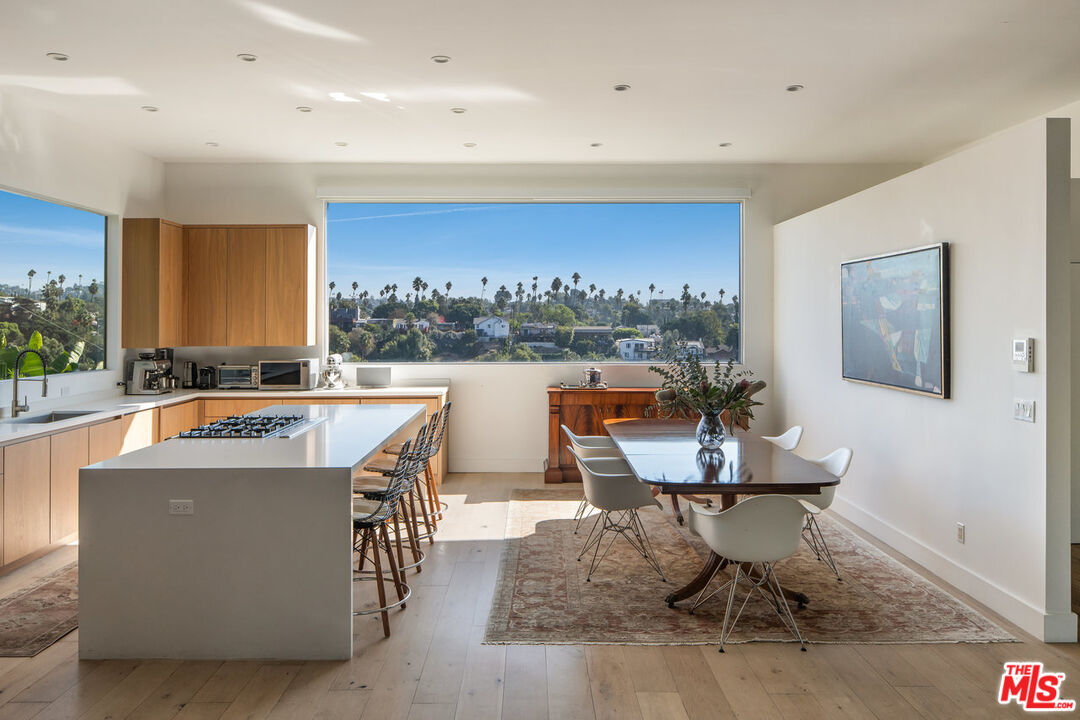 1346 Westerly Ter, Silver Lake