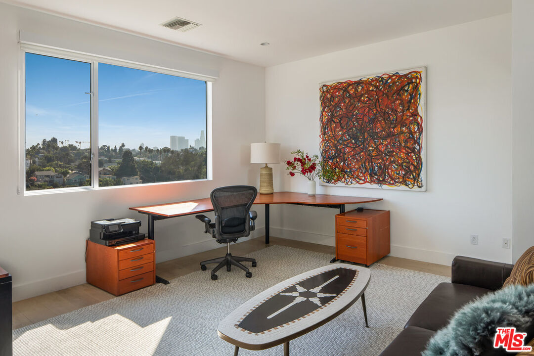 1346 Westerly Ter, Silver Lake
