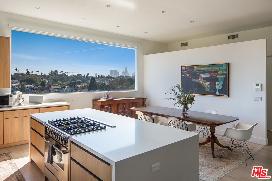 1346 Westerly Ter, Silver Lake