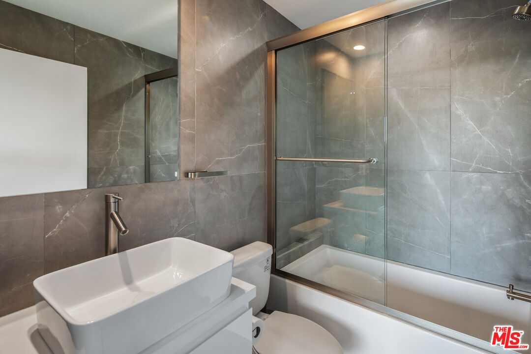 1346 Westerly Ter, Silver Lake