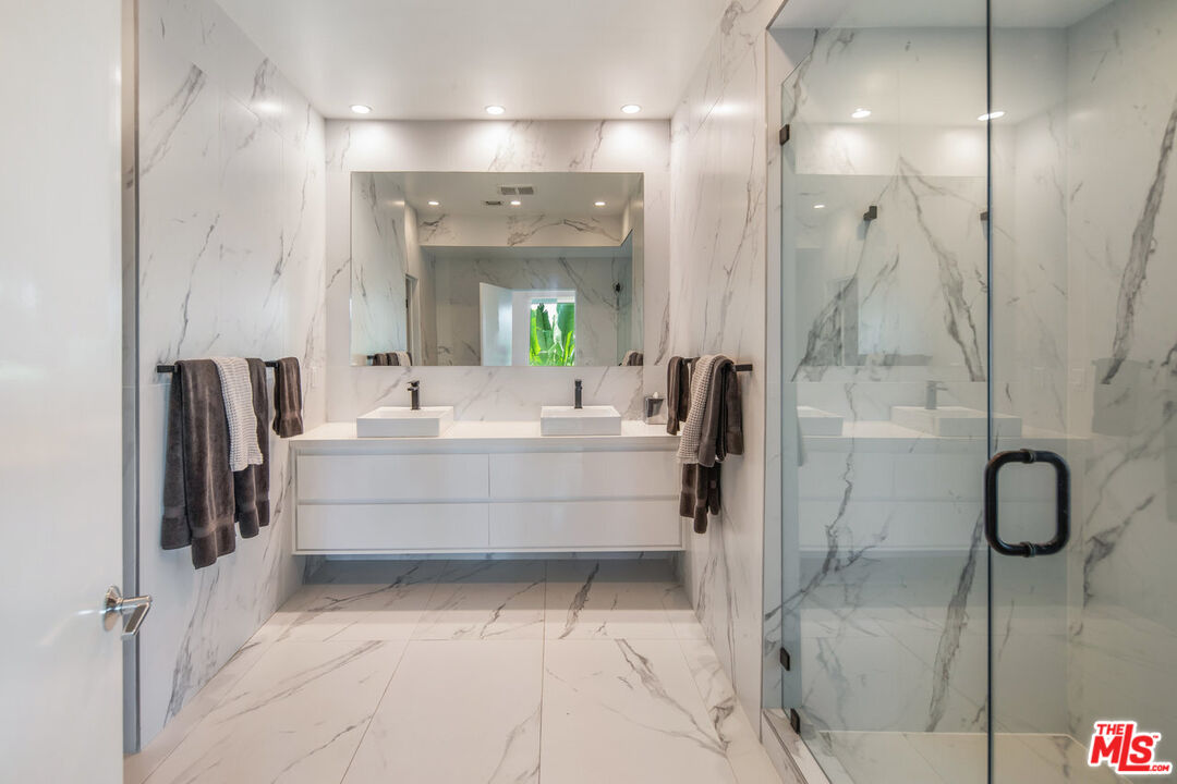 1346 Westerly Ter, Silver Lake