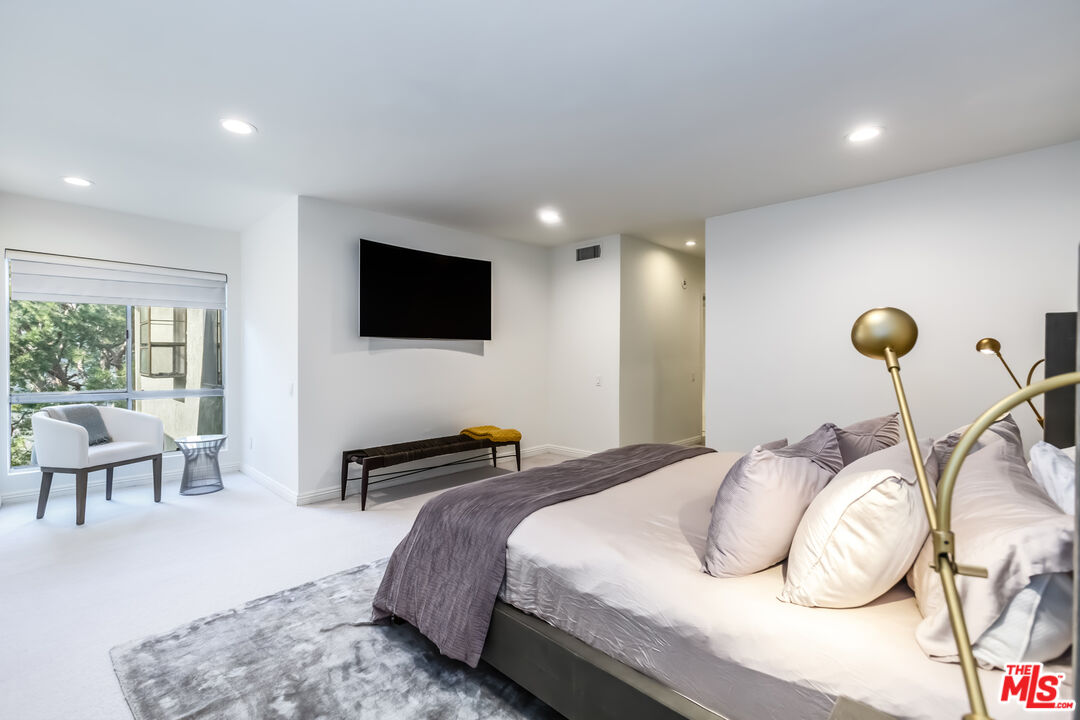 2345 Roscomare Rd Unit: 404, Bel Air