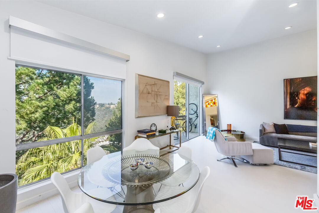 2345 Roscomare Rd Unit: 404, Bel Air