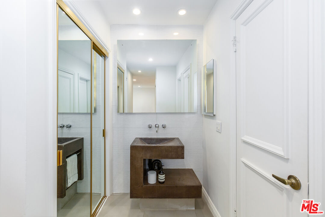 2345 Roscomare Rd Unit: 404, Bel Air