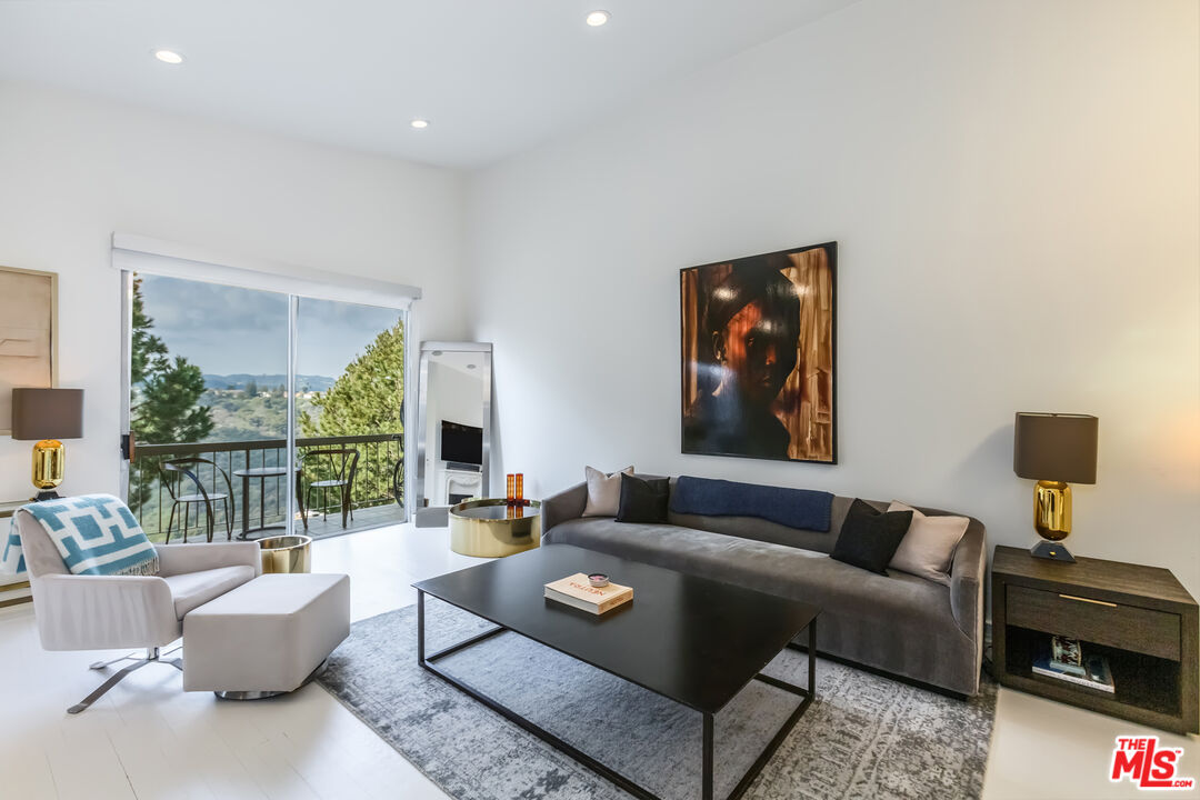 2345 Roscomare Rd Unit: 404, Bel Air