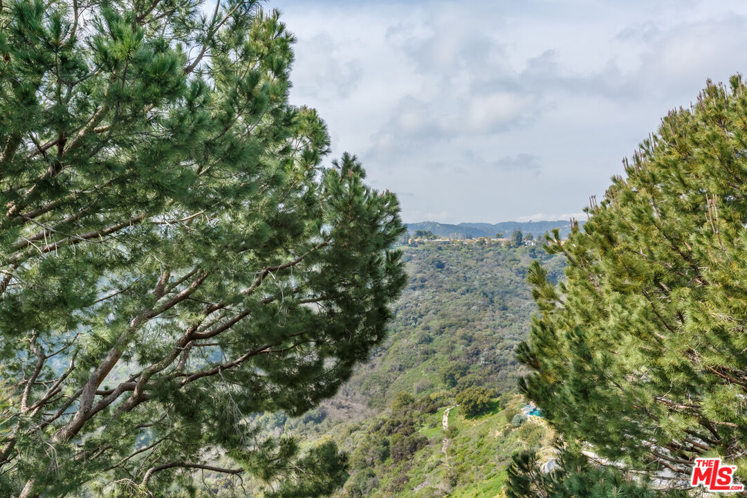2345 Roscomare Rd Unit: 404, Bel Air