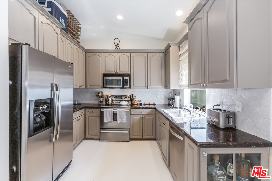 2345 Roscomare Rd Unit: 404, Bel Air