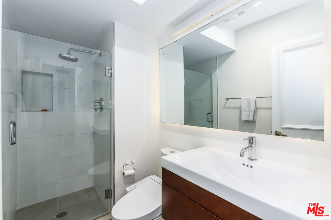 2345 Roscomare Rd Unit: 404, Bel Air