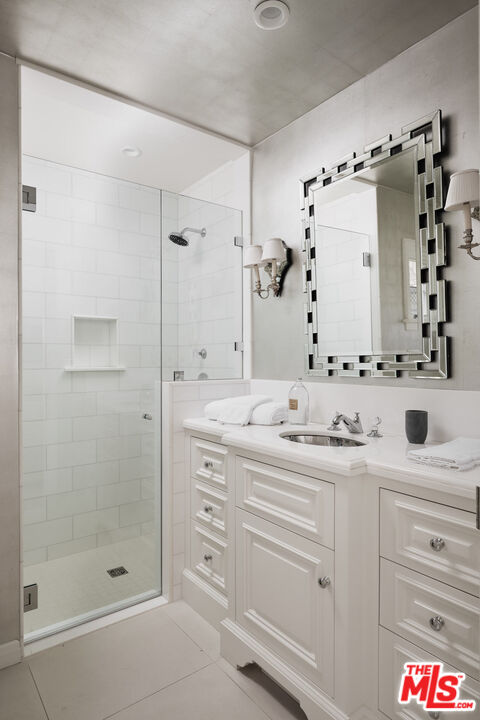 559 Loring Ave, little holmby