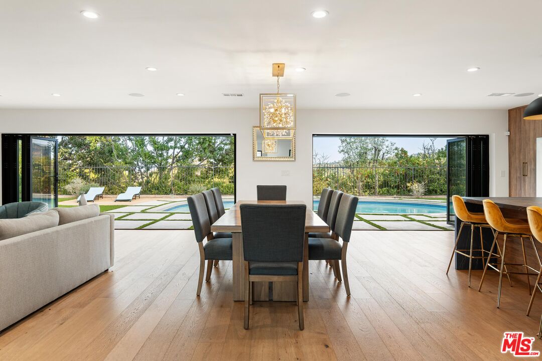 5310 Bothwell Rd, Tarzana