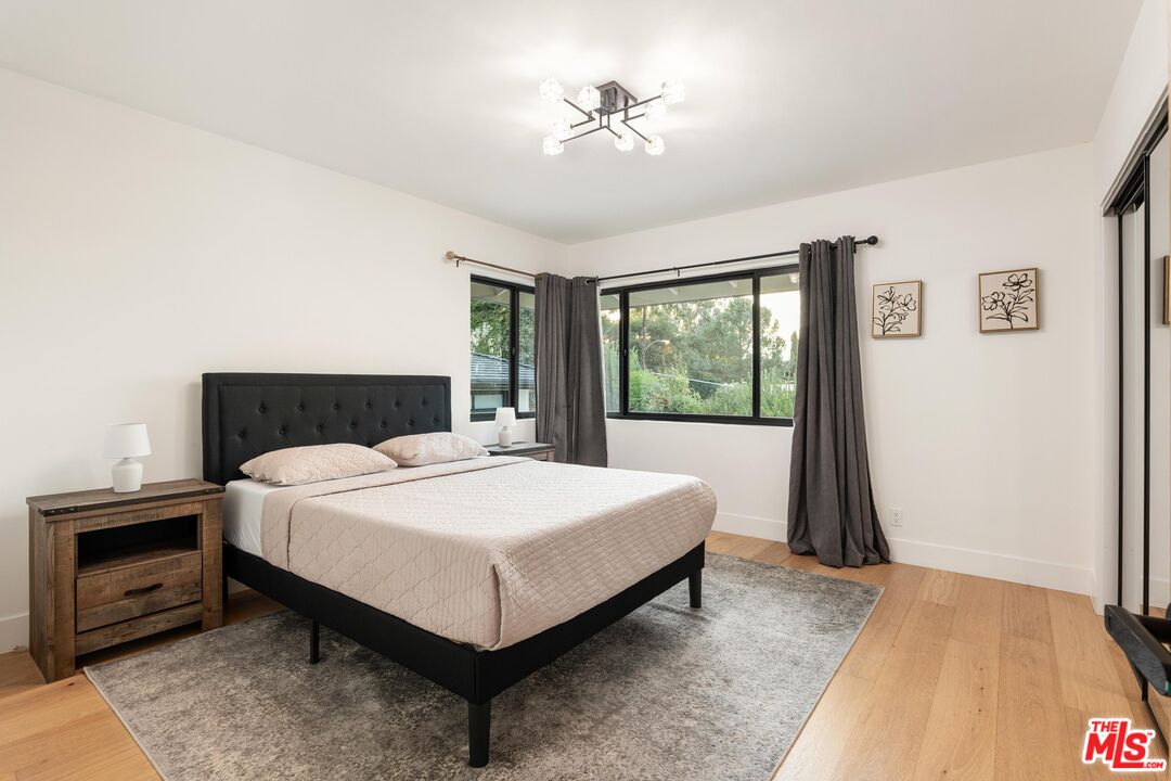 5310 Bothwell Rd, Tarzana