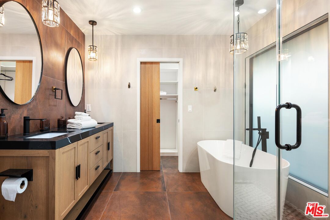5310 Bothwell Rd, Tarzana