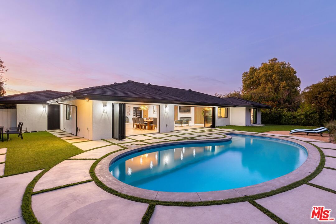 5310 Bothwell Rd, Tarzana