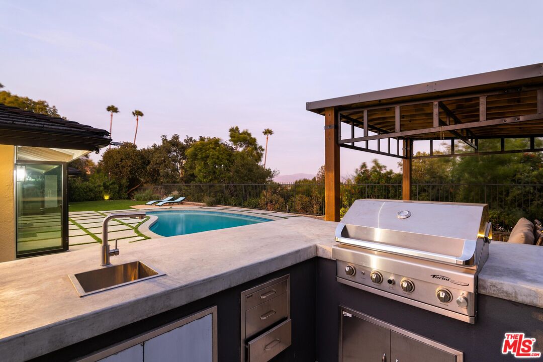 5310 Bothwell Rd, Tarzana