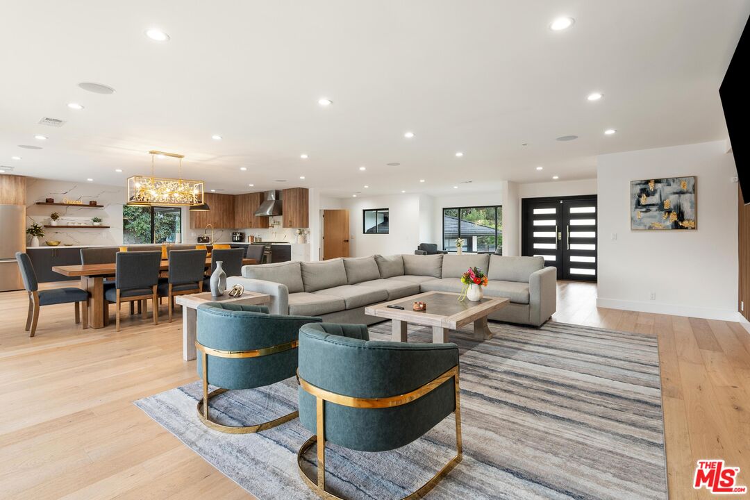 5310 Bothwell Rd, Tarzana