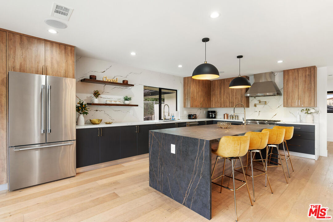 5310 Bothwell Rd, Tarzana