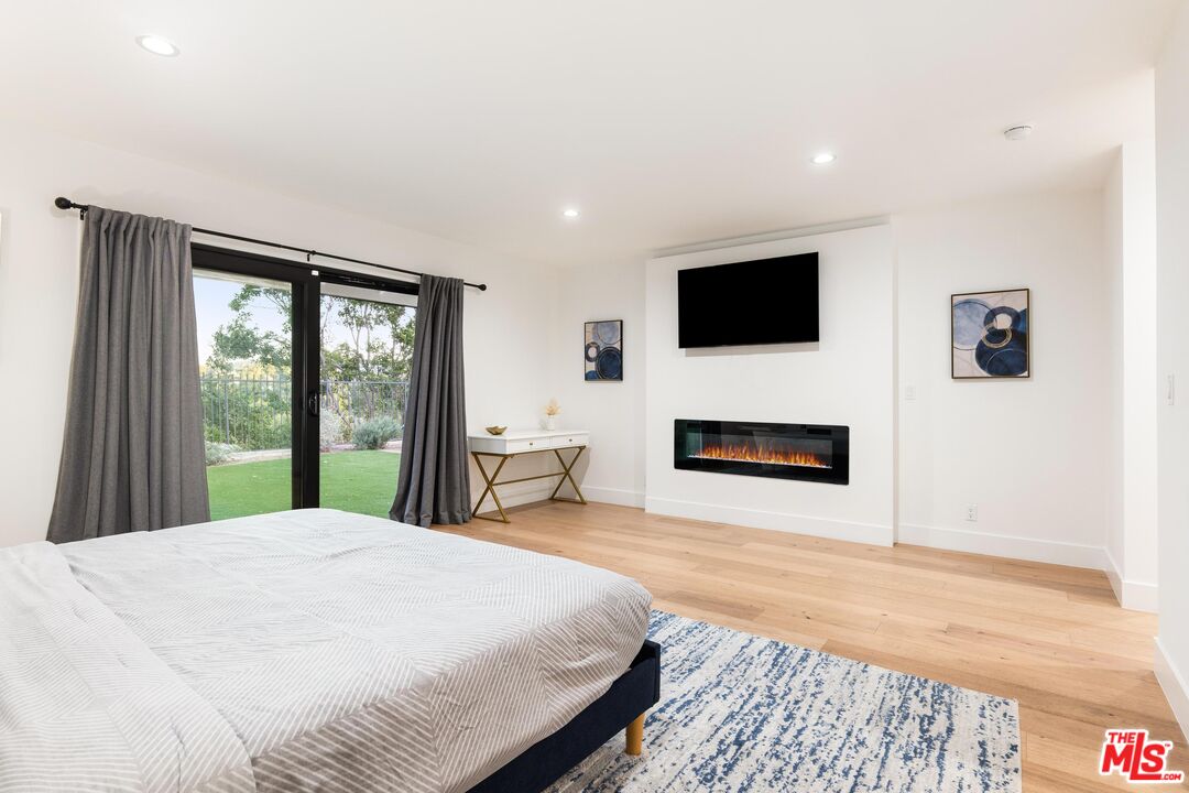 5310 Bothwell Rd, Tarzana