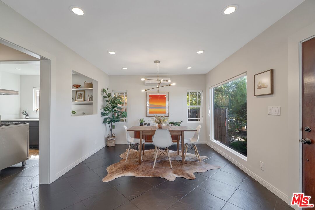 2324 S Highland Ave