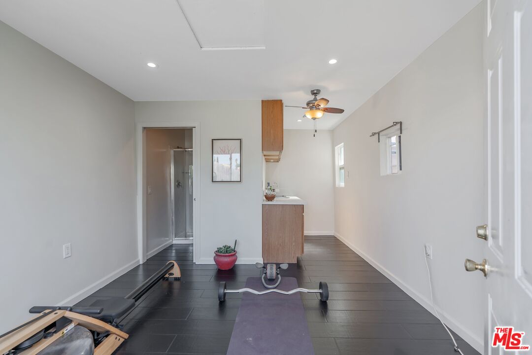 2324 S Highland Ave