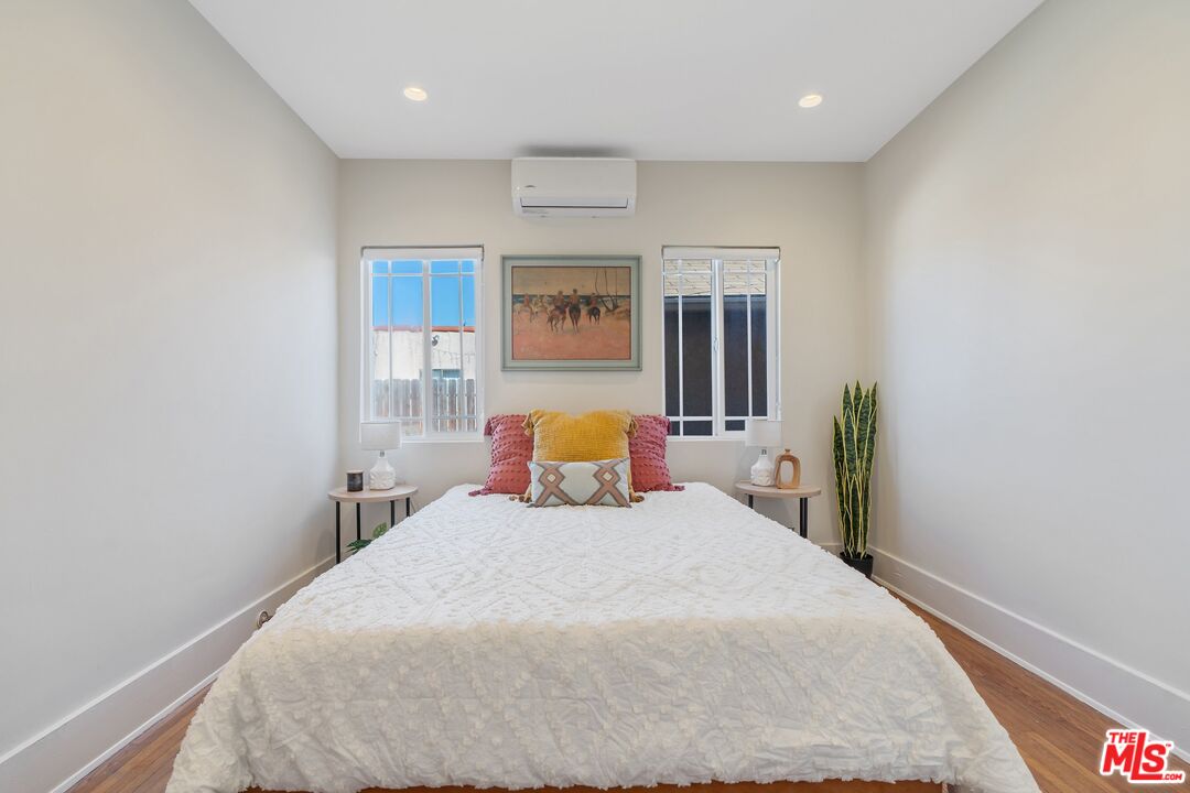 2324 S Highland Ave