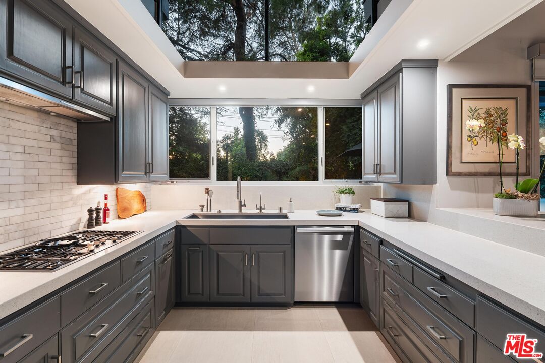5045 Jarvis Ave, La Canada Flintridge