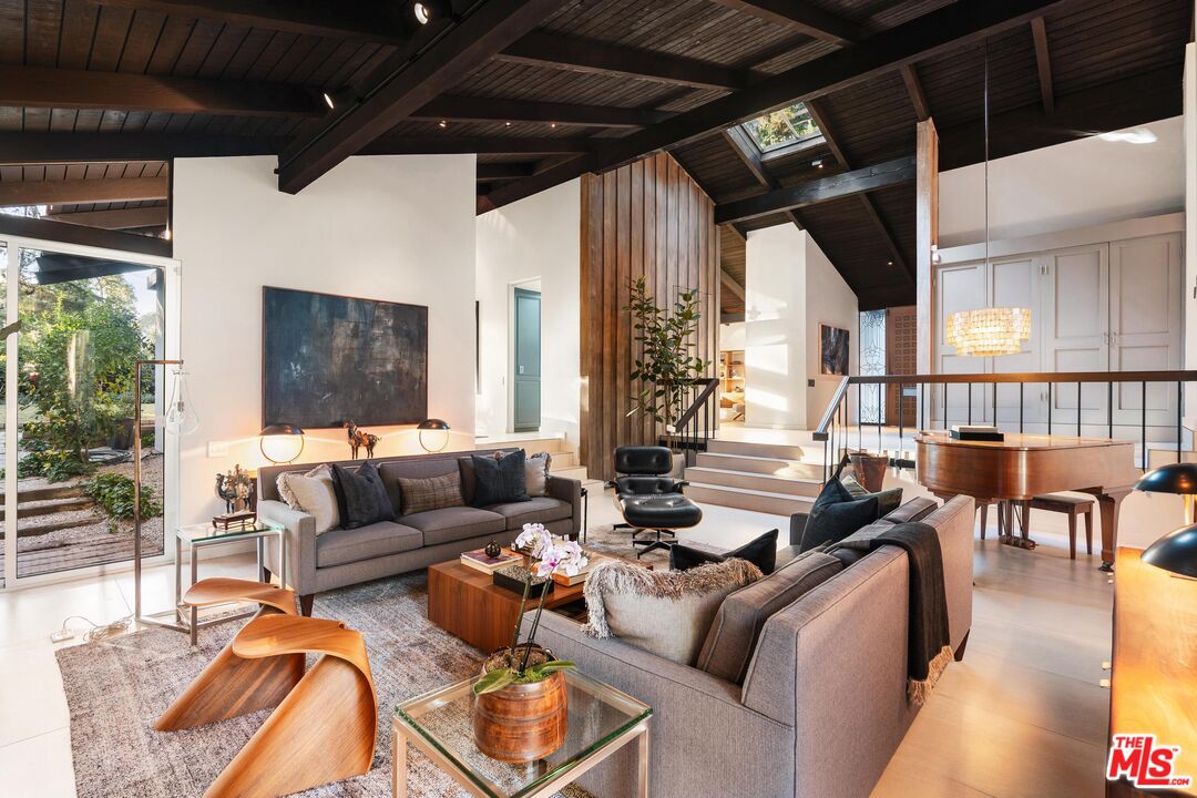 5045 Jarvis Ave, La Canada Flintridge