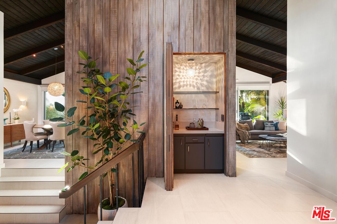 5045 Jarvis Ave, La Canada Flintridge