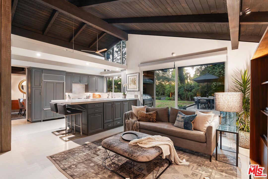 5045 Jarvis Ave, La Canada Flintridge