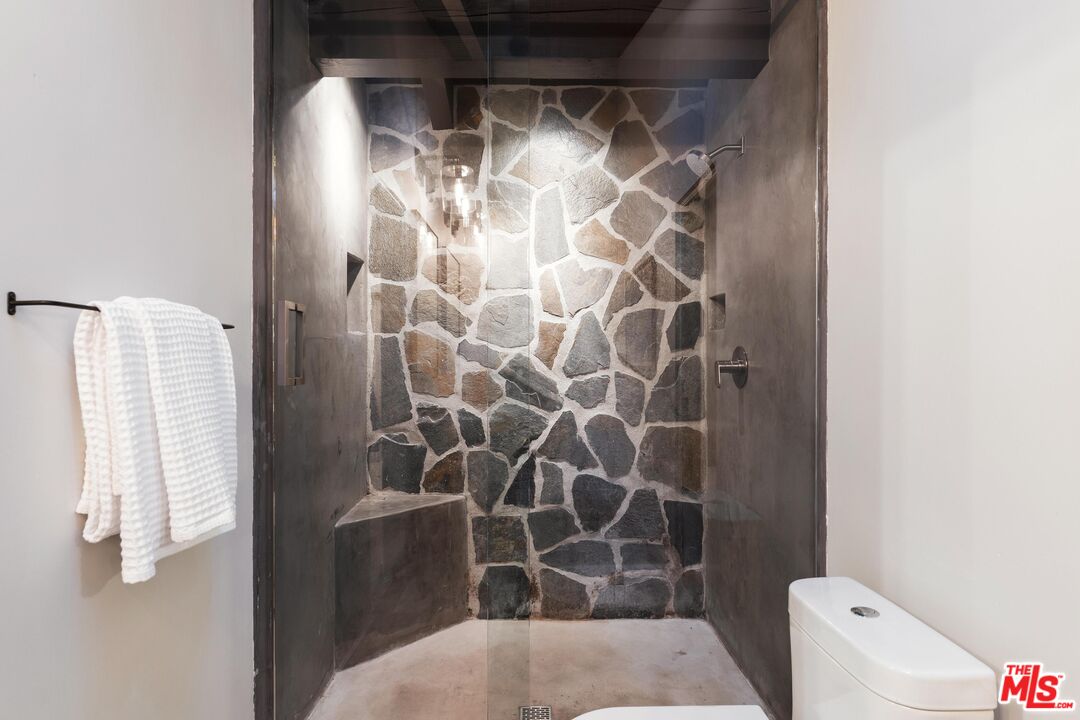 5045 Jarvis Ave, La Canada Flintridge
