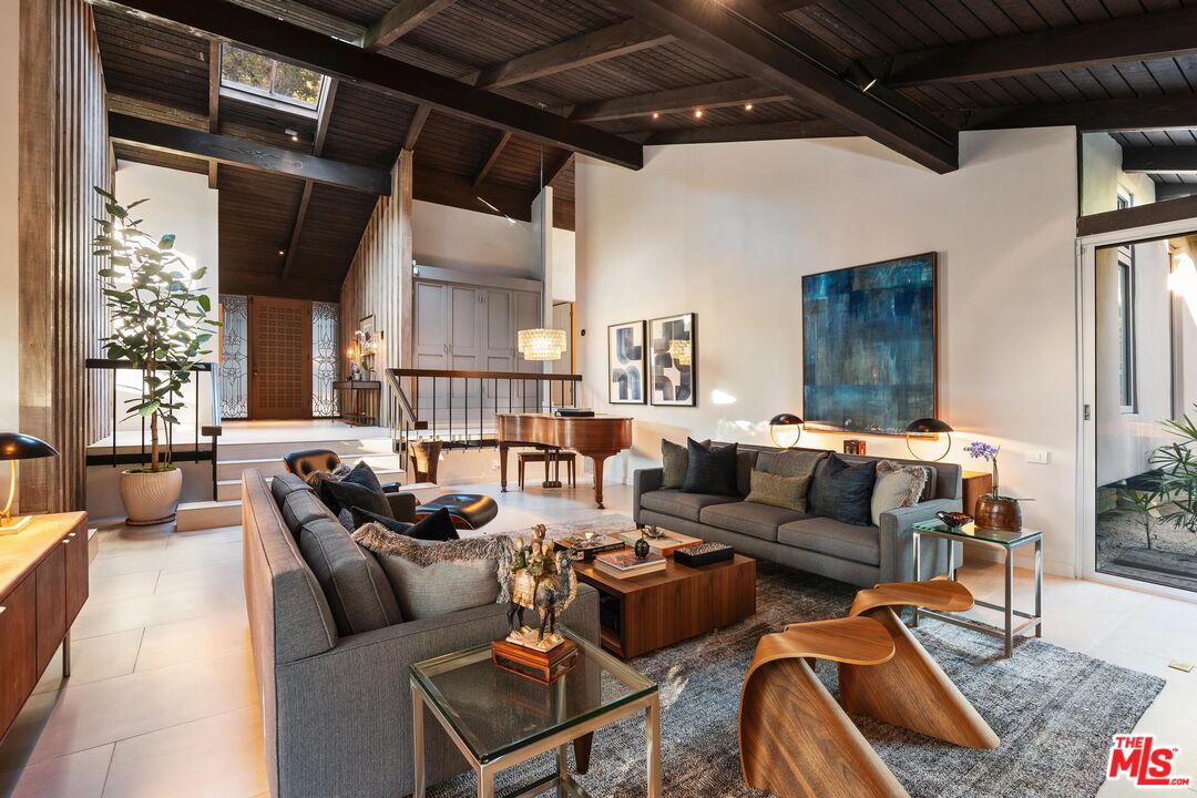 5045 Jarvis Ave, La Canada Flintridge